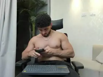 Chaturbate Adult Video Chat of thiago_moretti