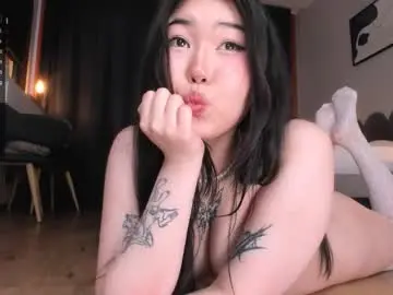 Chaturbate Adult Video Chat of miraqqwerty