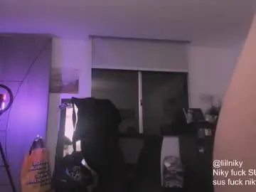 Chaturbate Live Sex Cam of nikylaine