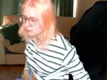 Chaturbate Live Sex Cam of lily_spark_