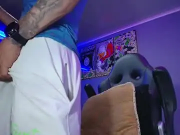 Chaturbate Watch Live Sex Cams of camiloalvarezzz3