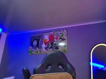 Chaturbate Sex Cam of camiloalvarezzz3