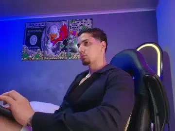 Chaturbate Sex Chat of camiloalvarezzz3