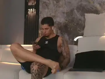 Chaturbate Live Sex of camiloalvarezzz3