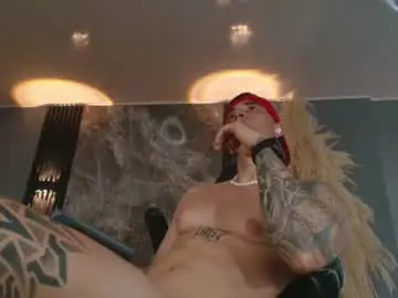 Chaturbate Best live sex cam show of camiloalvarezzz3