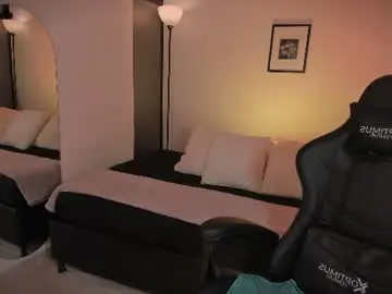 Chaturbate Watch Live Sex Cams of chloemoreti