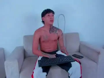 Chaturbate Watch Live Sex Cams of croywave_