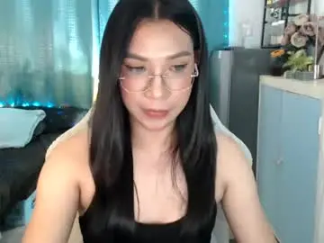 Chaturbate Live Sex Cam of urwetasianprincessxx