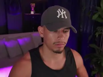 Chaturbate Live Porn of aaronfox_