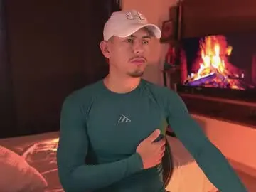 Chaturbate Live Sex Cam of aaronfox_