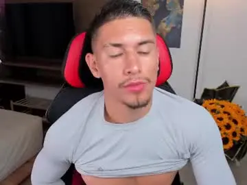 Chaturbate Watch Live Sex Cams of aaronfox_