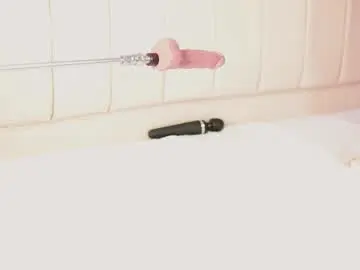 Chaturbate Free Porn Cam of caroline_adams_