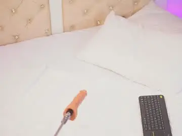 Chaturbate Free Porn Cam of caroline_adams_