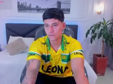 Chaturbate Best live sex cam show of damian23_