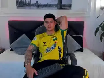 Chaturbate Live Sex of damian23_