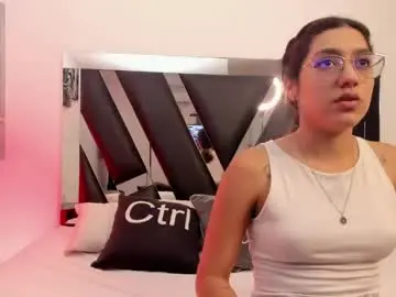 Chaturbate Live Sex Cam of miayiron