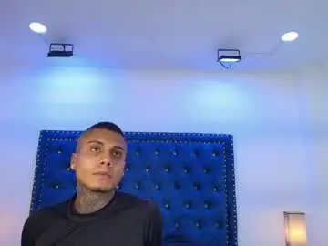 Chaturbate Watch Live Sex Cams of damian_and_roxanne