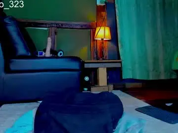 Chaturbate Best live sex cam show of alejo_323__