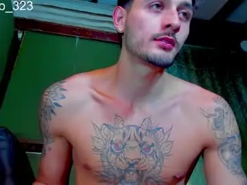 Chaturbate Best live sex cam show of alejo_323__