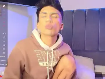 Chaturbate Live Sex Cam of erick_velveth