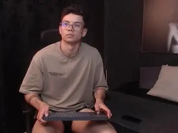 Chaturbate Nude Webcam of magic_boy01