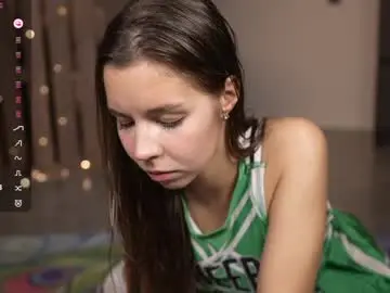 Chaturbate Live Sex Cam of mon1_day