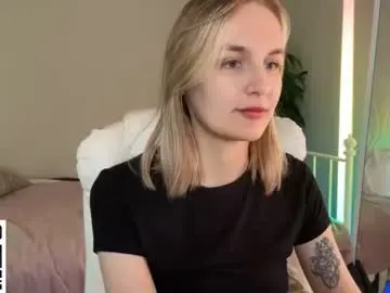 Chaturbate Live Sex Cam of vikky_moon