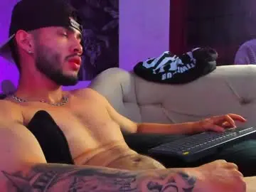 Chaturbate Live Sex Cam of vincentblack_