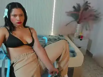 Chaturbate Best live sex cam show of emmaray3