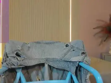 Chaturbate Nude Webcam of emmaray3