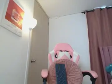 Chaturbate Live Porn of emmily_forever