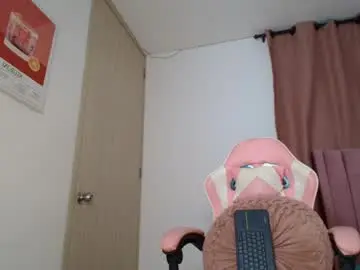 Chaturbate Watch Live Sex Cams of emmily_forever