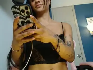 Chaturbate Live Sex Cam of emmily_forever
