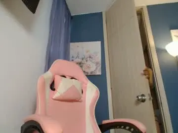 Chaturbate Live Porn of emmily_forever