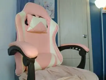 Chaturbate Sex Cam of emmily_forever