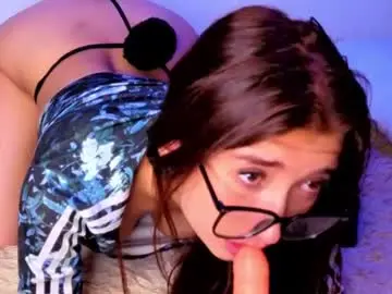 Chaturbate Live Sex Cam of melody_martinez9