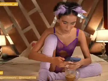 Chaturbate Watch Live Sex Cams of amnie_