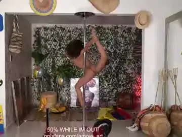 Chaturbate Best live sex cam show of amnie_