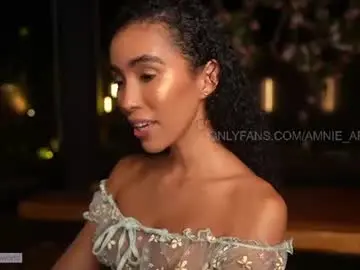 Chaturbate Nude Webcam of amnie_