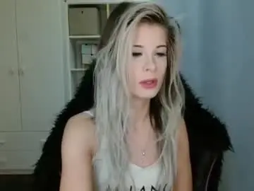 Chaturbate Nude Webcam of kristineamore