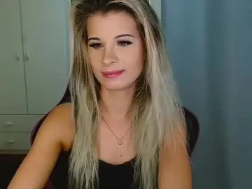 Chaturbate Live Sex Cam of kristineamore