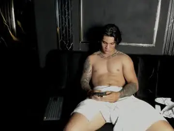 Chaturbate Live Sex Cam of mr_maximo