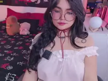 Chaturbate Live Sex Cam of tigerlily__1