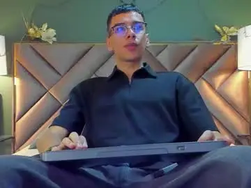 Chaturbate Adult Video Chat of aiden_royce