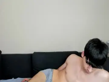 Chaturbate Live Sex Cam of hotflirtyfella