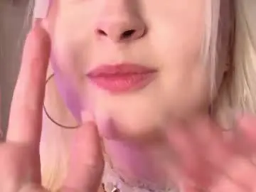 Chaturbate Live Sex Cam of twinklefluff