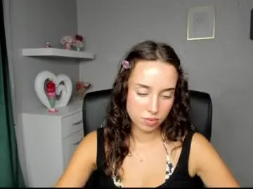 Chaturbate Live Sex Cam of adelesolo