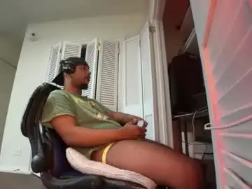 Chaturbate Free Porn Cam of brownskinshortyy