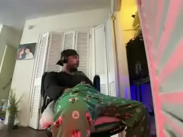 Chaturbate Live Sex Cam of brownskinshortyy