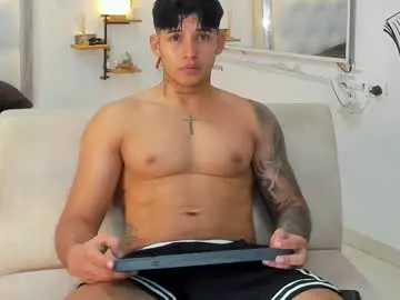 Chaturbate Best live sex cam show of lunay_xtreemboy